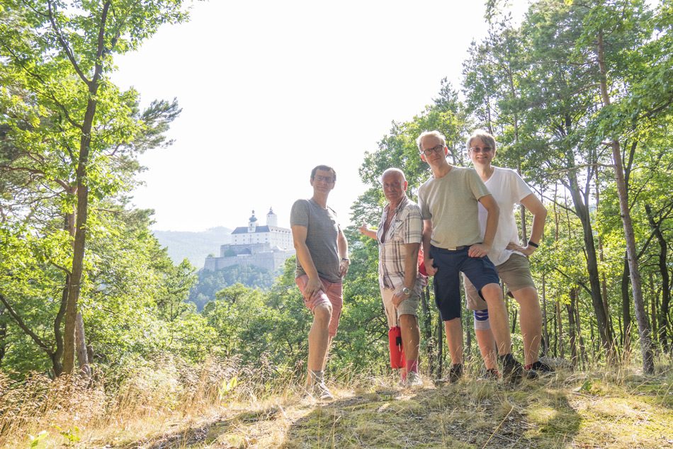 Nordic-Walking-Forchtenstein-mit-Freunden-2015